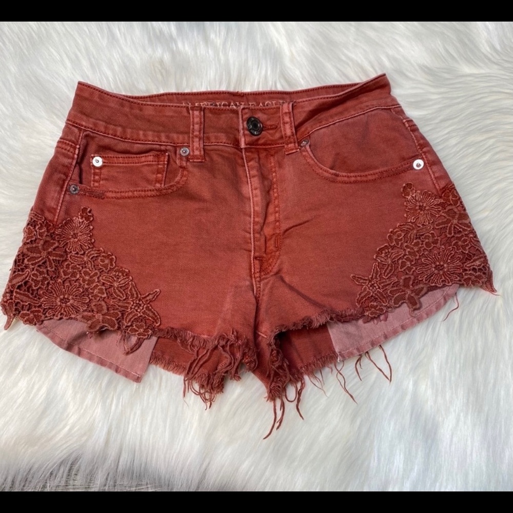 ♥️Super cute American Eagle High Rise Crochet Hem